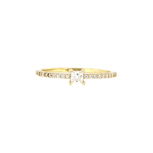 18ct gold Ring with white square center stones