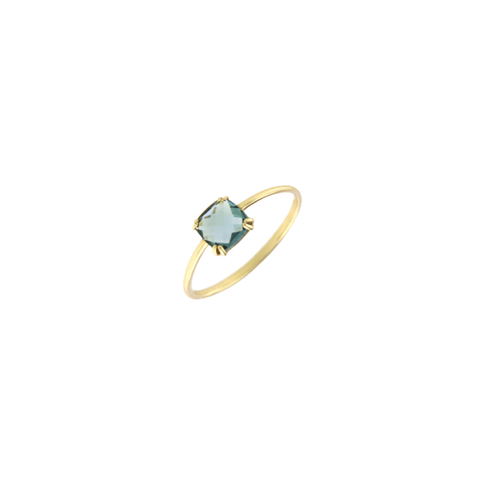 18ct gold Green stone ring