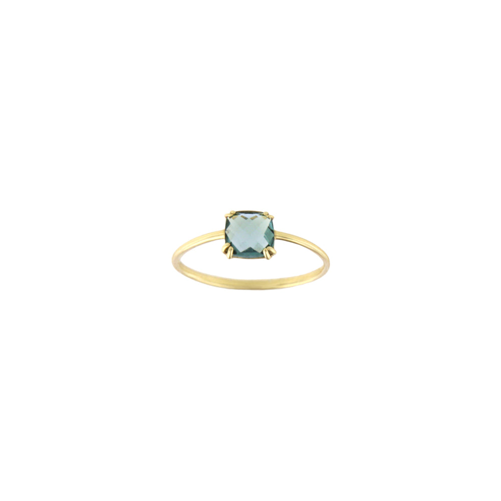 18ct gold Green stone ring