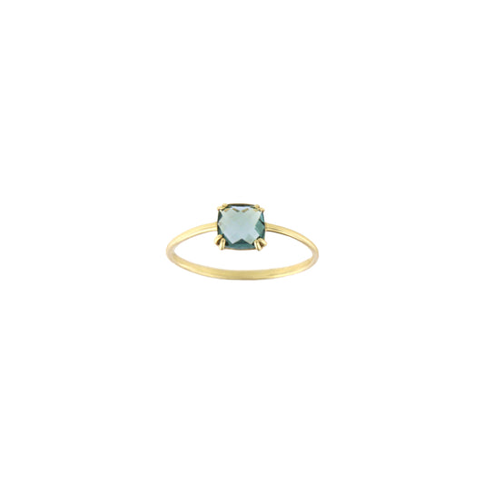 18ct gold Green stone ring