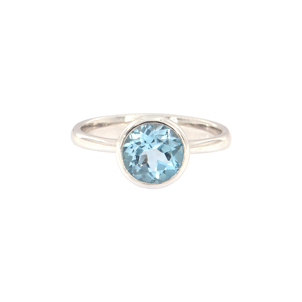 18ct gold WG blue zircon ring