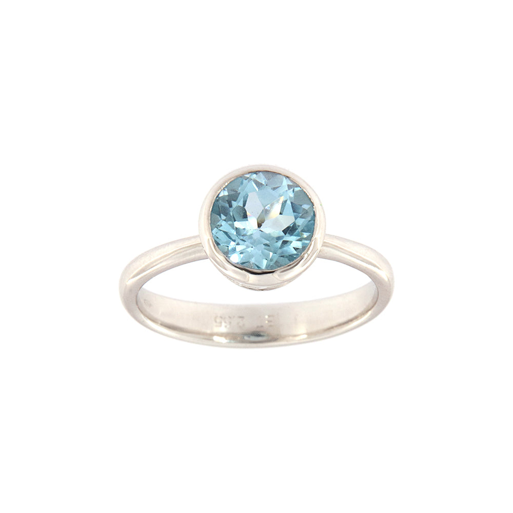 18ct gold WG blue zircon ring