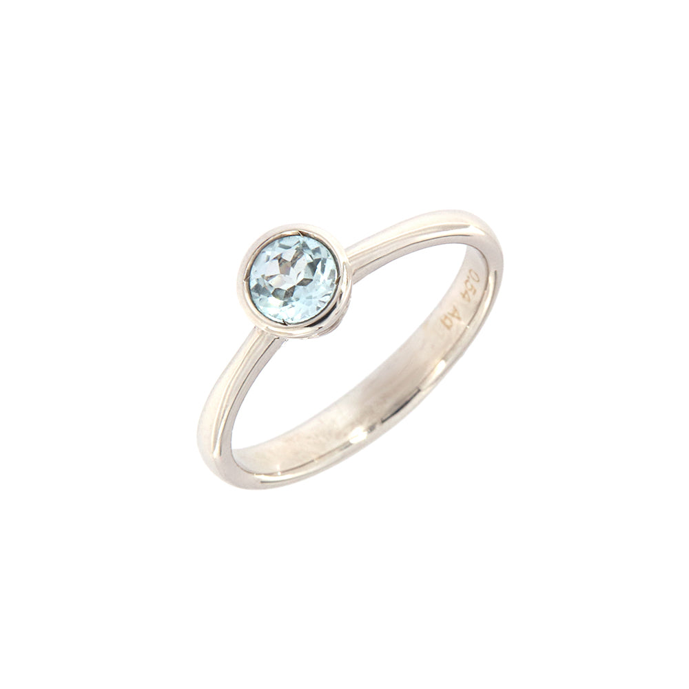 18ct gold Aquamarine Ring