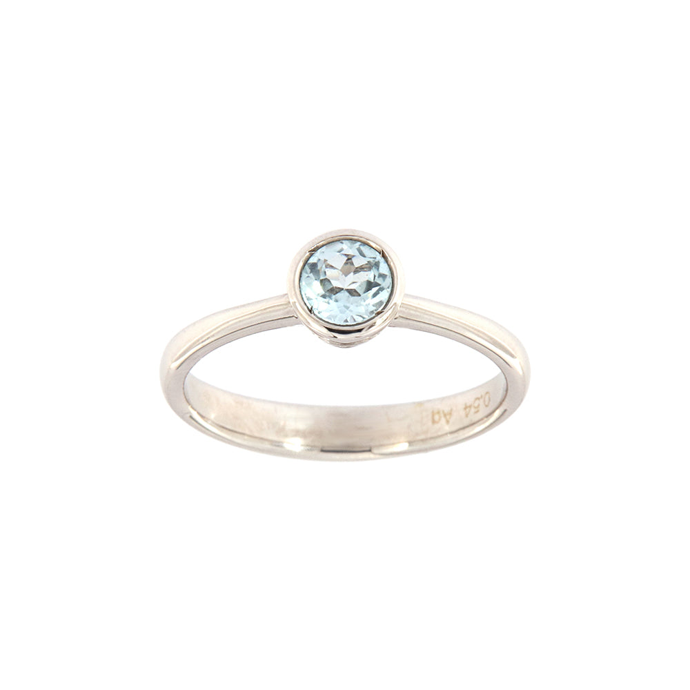 18ct gold Aquamarine Ring