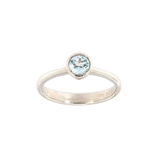 18ct gold Aquamarine Ring