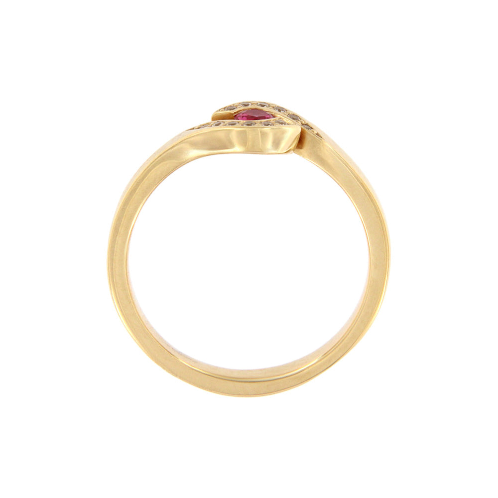 18ct gold Pink central stone ring