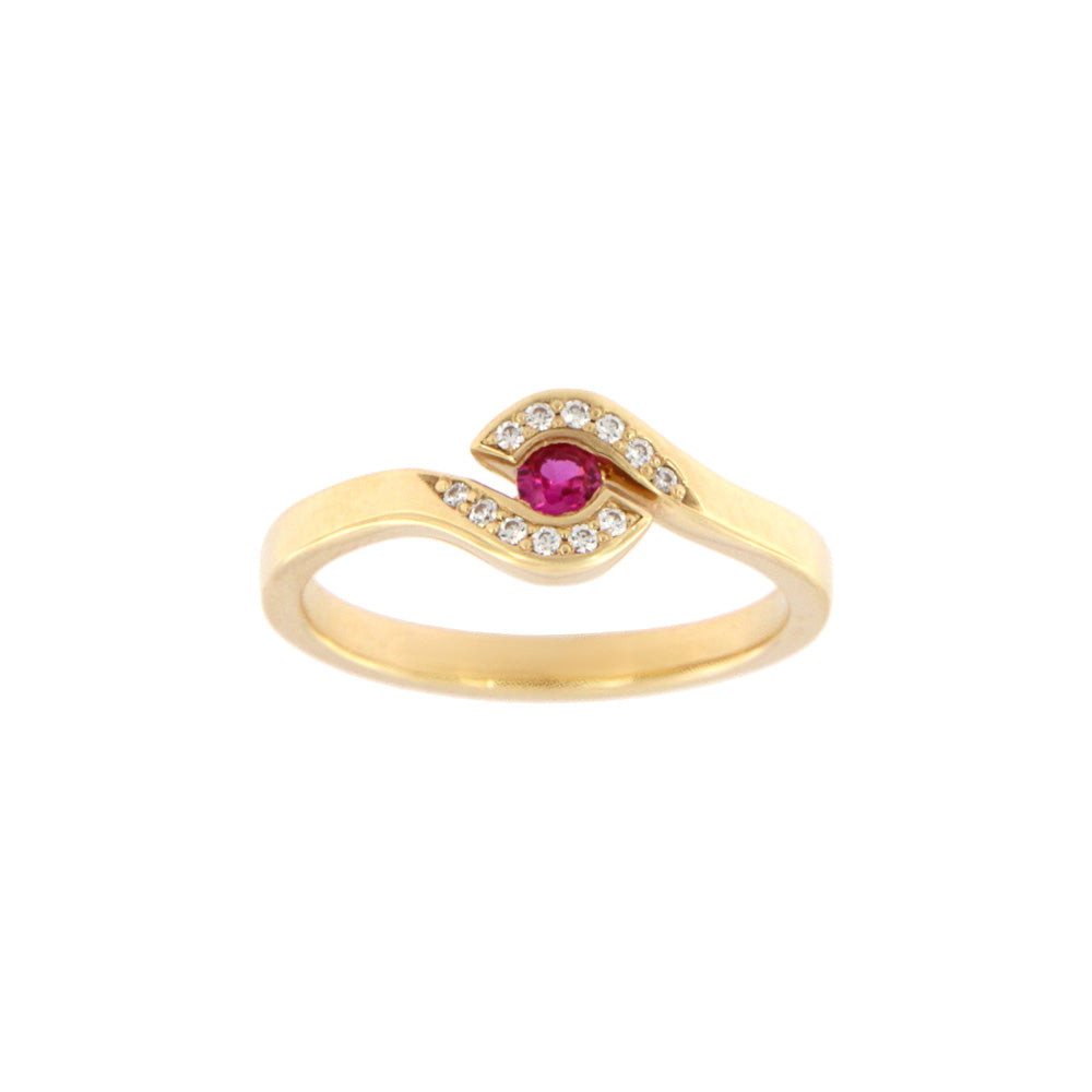 18ct gold Pink central stone ring