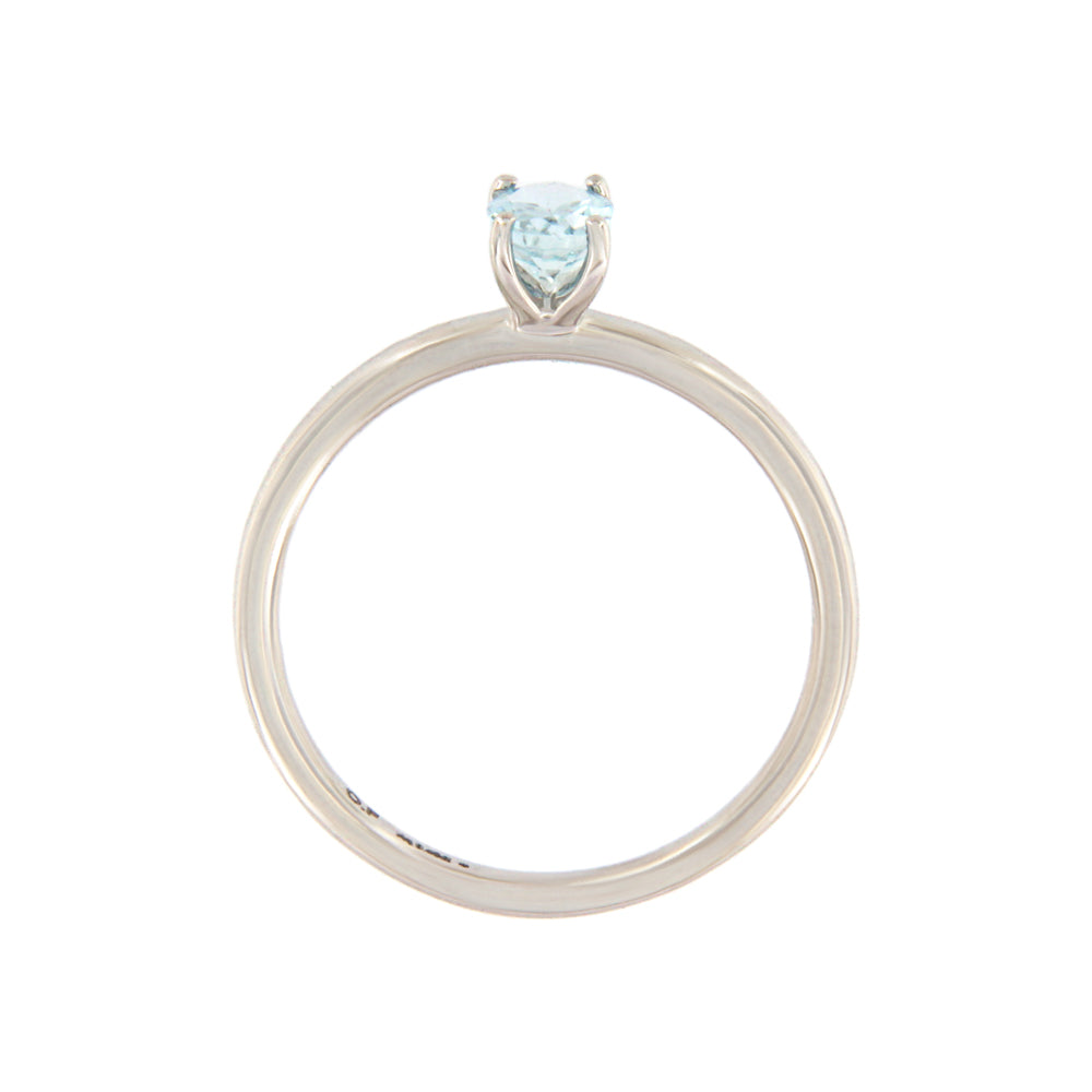 18ct gold Aquamarine ring