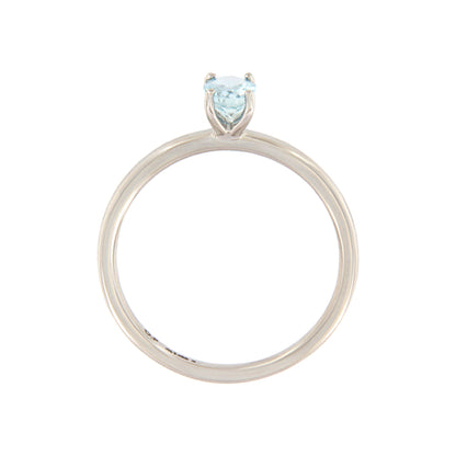 18ct gold Aquamarine ring