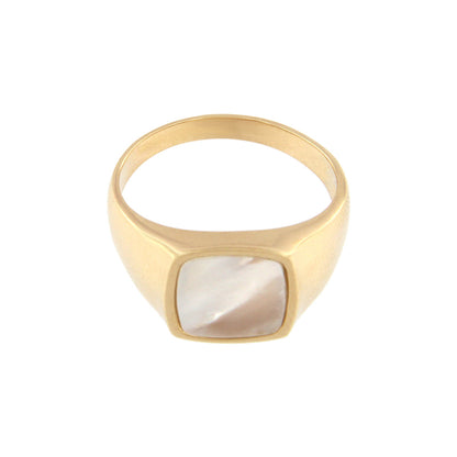 18ct gold Mother of pearl ring