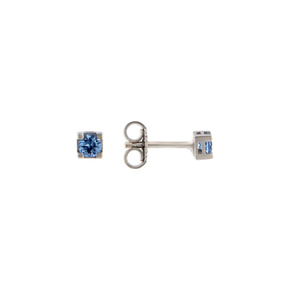 18ct gold Blue stone stud earrings